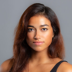 Headshot of Izabella Orozco, USC Kaufman Class of 2028